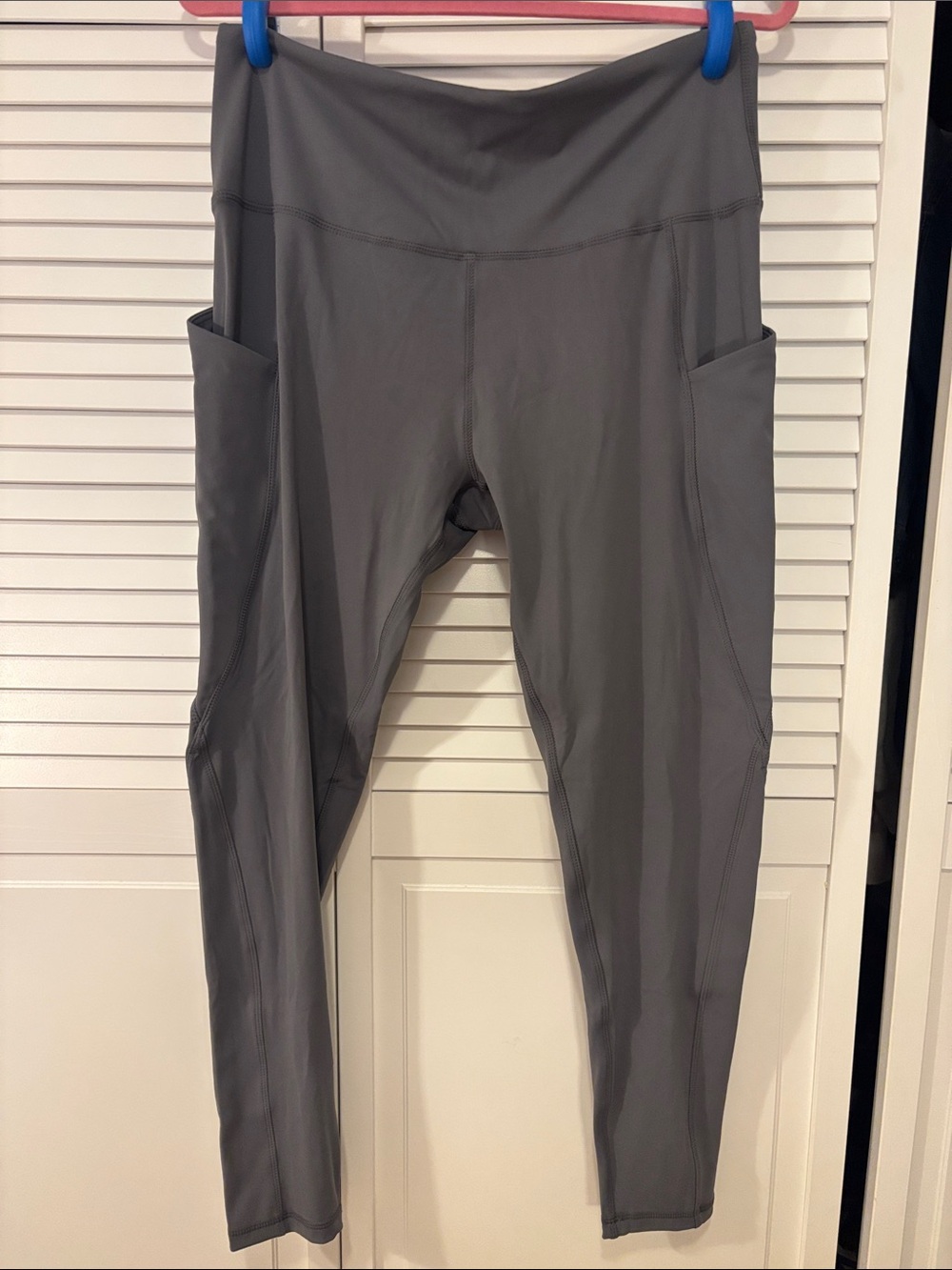 Amazon Gray High-Waist Leggings with Side Pockets